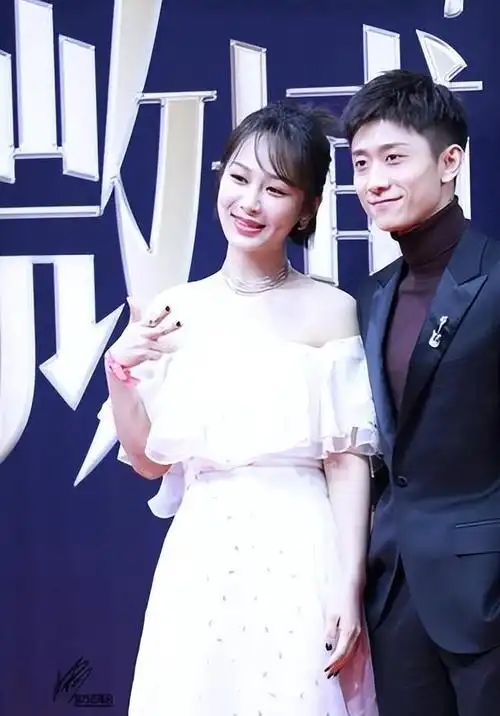 一组照片,引爆了网友们对于杨紫和张一山关系的热议.