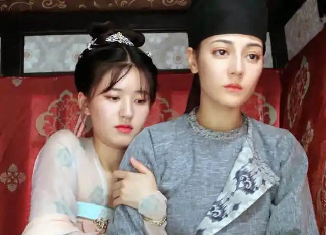 迪丽热巴赵露思cp名登热搜网友大开脑洞你觉得哪个更适合