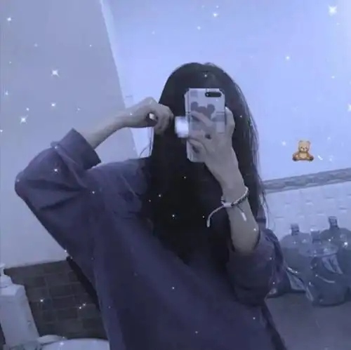 女生头像 (图源小红书:雪曦)