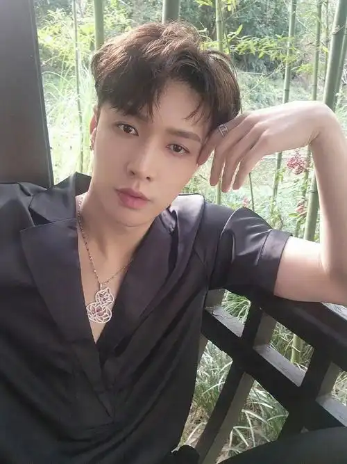 张艺兴个人简历