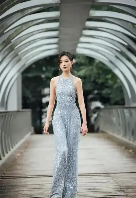 娱乐圈最干净的女演员,多次拒绝潜规则被公司雪藏,如今功成名就|万茜