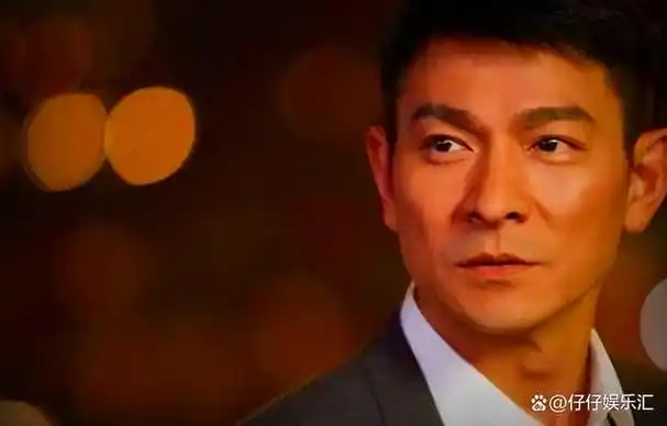 刘德华63岁变化惊人满头白发胖了十斤网友心疼呼吁退休