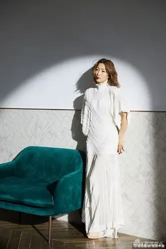 组图:郑秀文海边拍新歌mv 相信爱情千年如一日_高清图集_新浪网