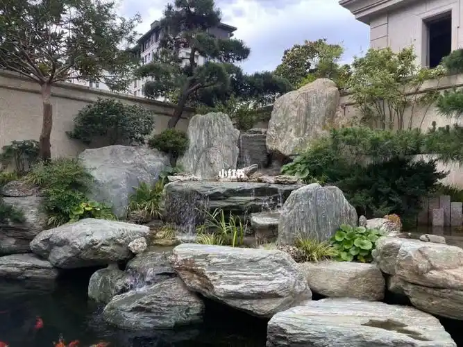 泰山石鱼池假山