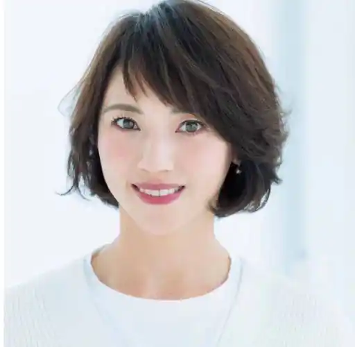 岁女人的头发"宜短不宜长",不信看这4款短发烫,洋气又减龄_女性_发型