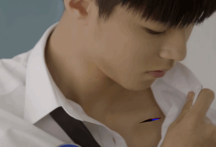 王俊凯帅气少年好看gif动图_动态图_表情包下载_soogif