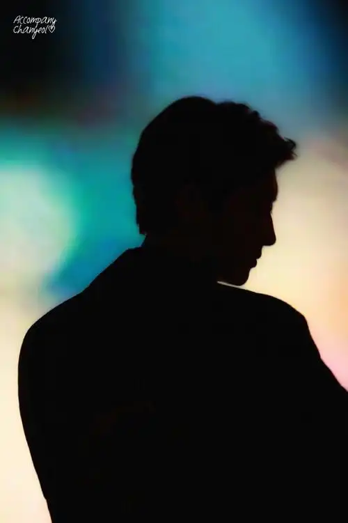 灿烈背影也好看