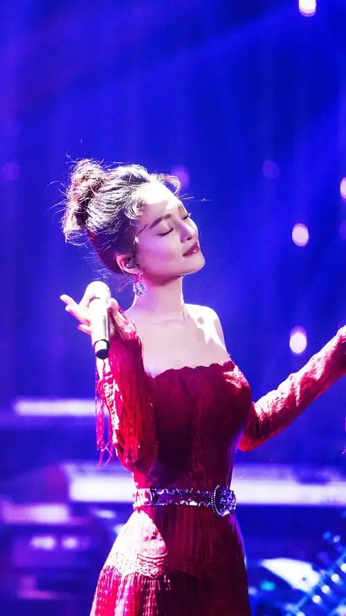 张韶涵舞台照高清手机壁纸