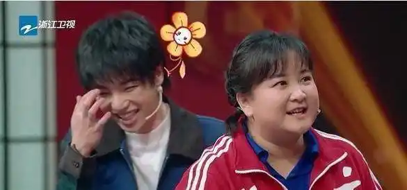 原创原创王牌5谢广坤表演对眼关晓彤华晨宇镜头后的互动有点甜