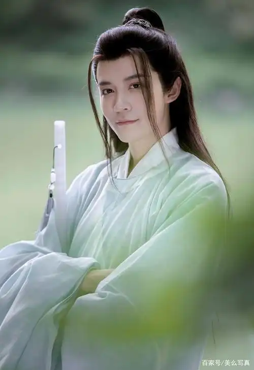 马雪阳翩翩公子古装写真图片