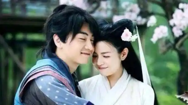 他长着一张花心脸,却比任何人都专情,孩子姓名正反念都是爱你_陈晓和