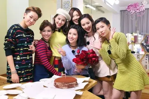 《蜜蜂少女队》"闪耀七隆珠"给关凯元过生日