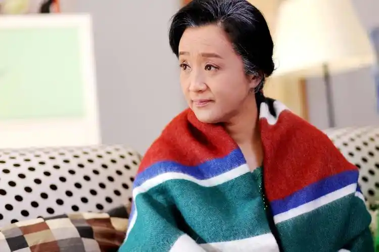 p>杨昆,女,汉族,出生于云南省昆明市,影视演员,毕业于 a target="