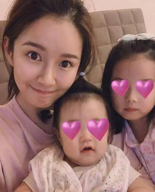 陈赫前妻许婧近况,他与张子萱走出争议,两个女儿,超级小可爱_杨一