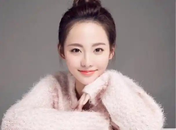 想要素颜出门也美,建议睡前坚持几个好习惯,皮肤水嫩白净细腻