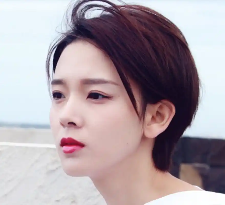 陈瑶的5款发型:图1文艺,图2纯情,图4可爱,图5最适合她!