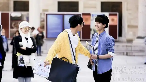 《花少》井柏然烈焰红唇 与杨洋默契秀恩爱(组图)