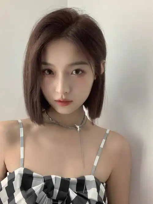 适合圆脸的减龄的短发!