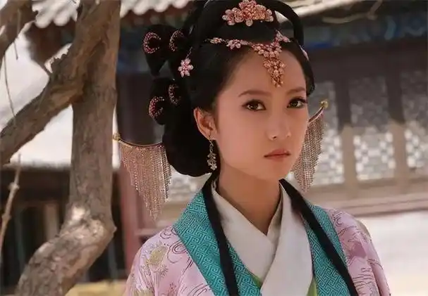 古代嫔妃的一天是怎么度过的?早上5点起床,晚上7点等着被翻牌子