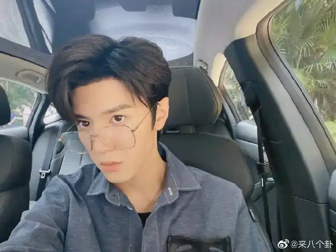 陈哲远分享段嘉许日常碎片,好干净啊#陈哲远王玉雯 白色橄榄树