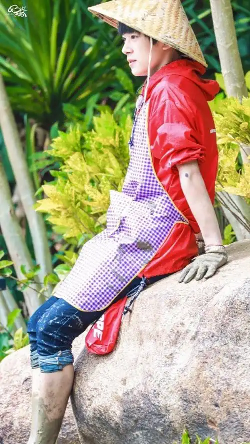 脚丫子要翘上天了宝宝@tfboys-易烊千玺#四字 易烊千玺 yyqx 四字弟弟