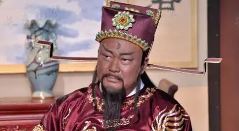 包青天饰演者金超群近照 大病初愈后瘦了一圈