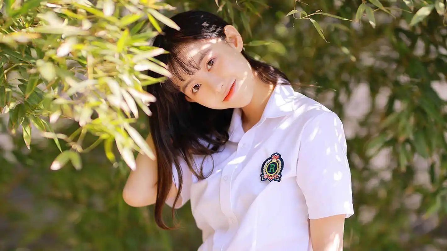 日系可爱清纯美女甜美高清壁纸