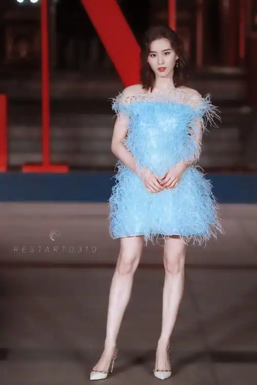 刘诗诗 白色羽毛短裙