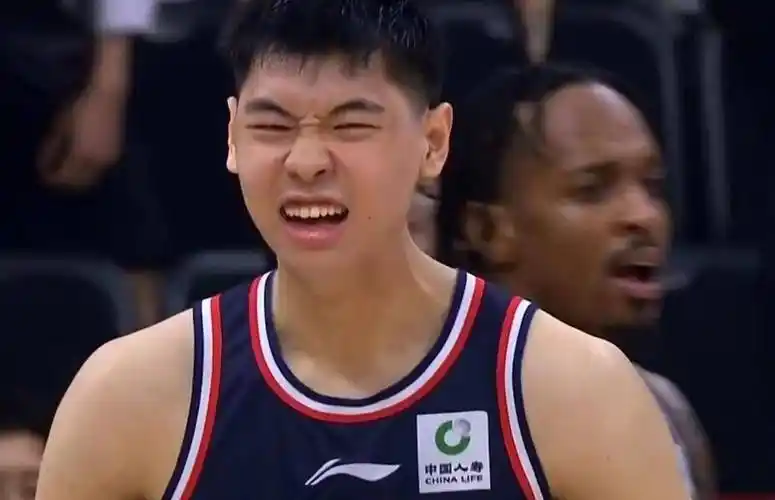 原创cba爆冷新疆男篮不敌广州陈盈骏21分祝铭震207沙拉木218
