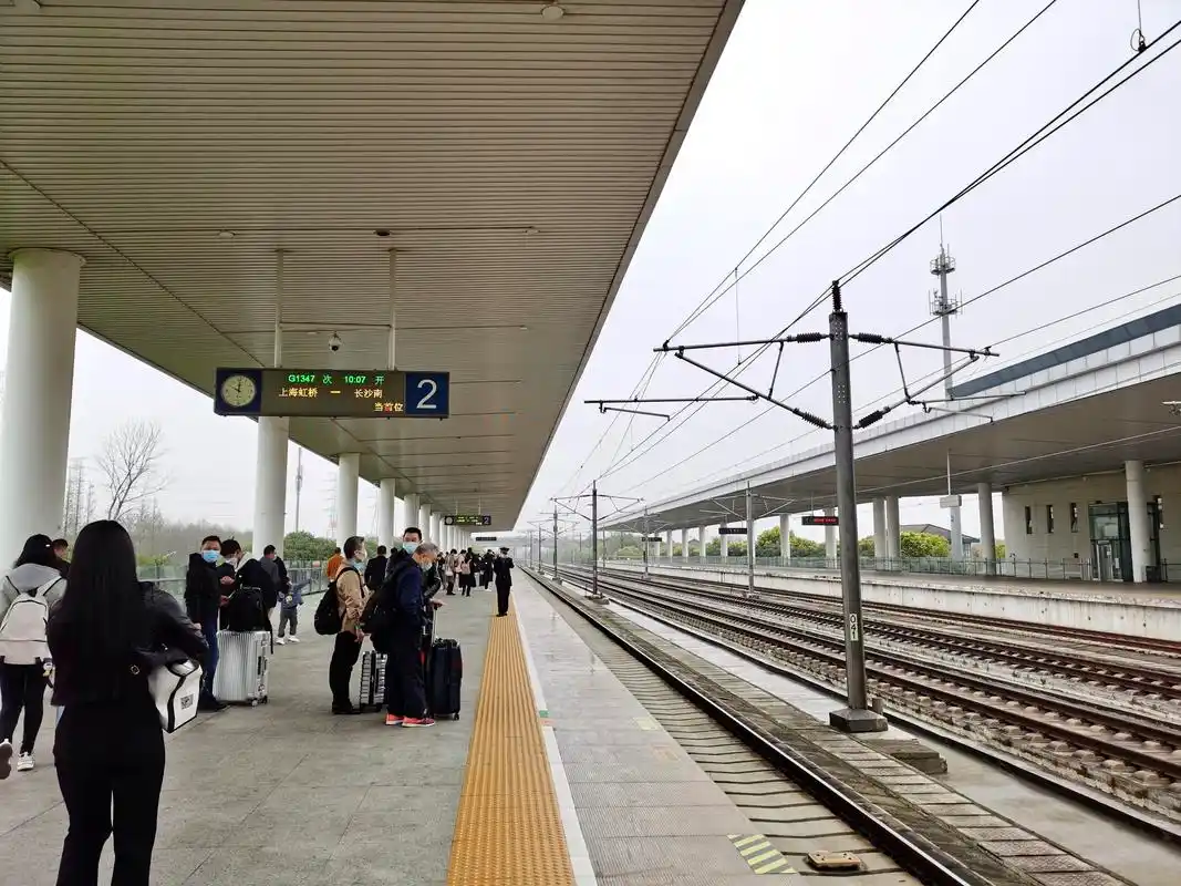 "补偿式返乡"旅客增多,松江南站清明客流预计恢复至今年春运的95%以上