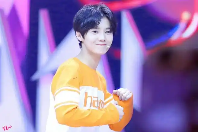 《我是证人》这期快本的鹿晗,是一颗小甜豆,每个小动作都可爱到爆