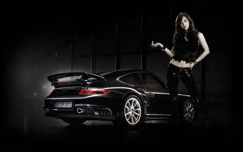 黑色酷炫空间背景美女车模帅气图片