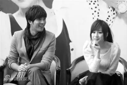 贺军翔的女友_贺军翔喜欢过王心凌吗