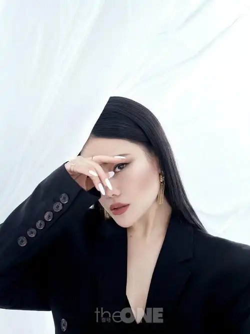 袁娅维一个西服合集