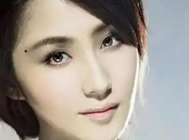 面相分析女性右眉尾有一颗痣表示什么 必成大器的女人痣人体有着许多