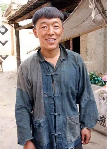 大家应该已经看过电视连续剧《民兵葛二蛋》吧,这是黄渤主演的经典