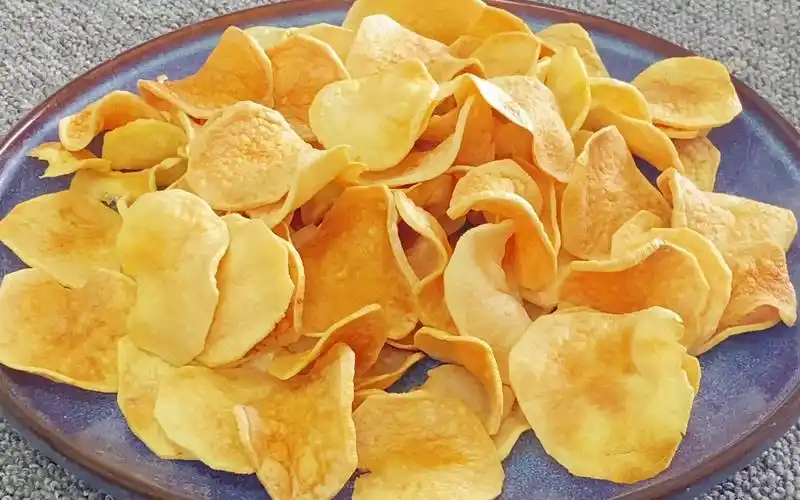 怎么炸薯片又脆又香,原来诀窍这么简单,3秒出一锅,放7天依然脆