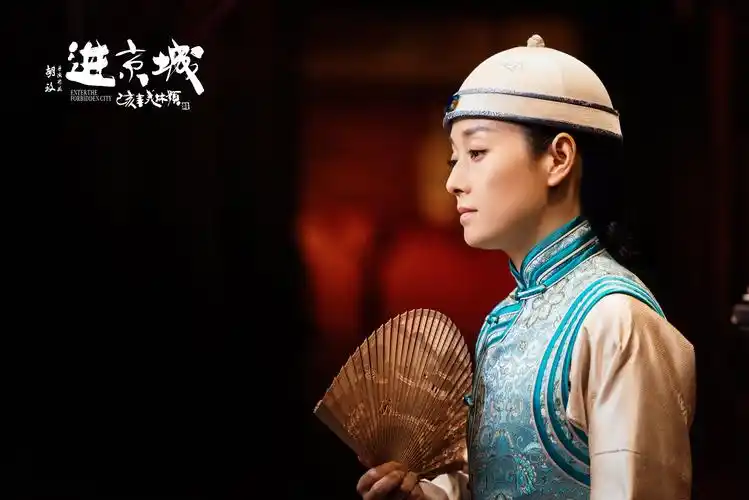 近日,知名编剧鹦鹉史航更在线点评马伊琍饰演的凤格格"格调高醇,一丝