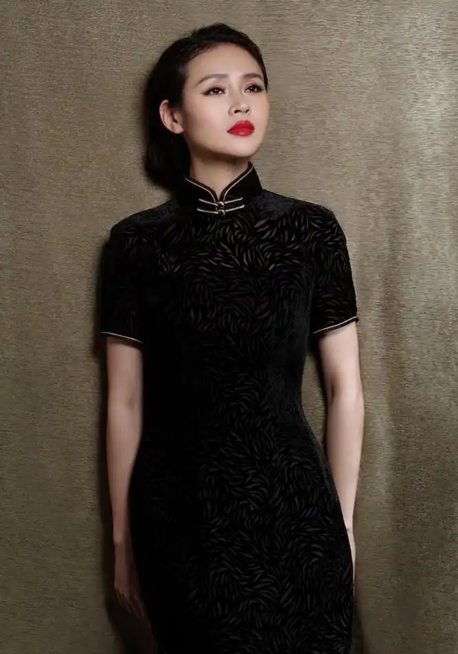 又一个女星被封旗袍女神!于明加旗袍造型气质绝不输李小冉!