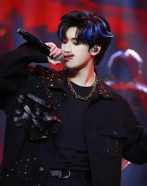 严浩翔壁纸巴比伦