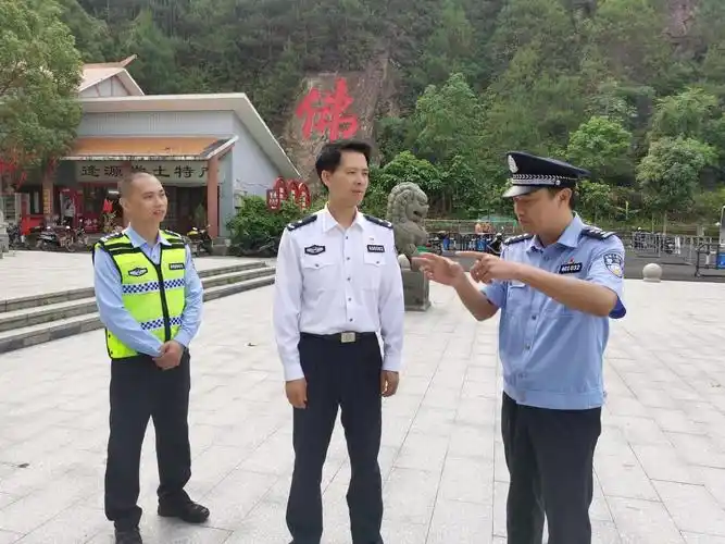 劳高进检查重点景区等安保工作 - 工作动态 - 广西梧州市公安局网站