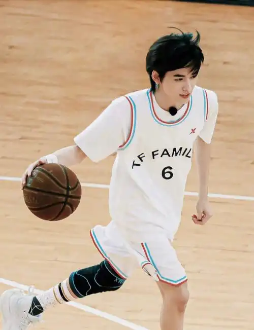 宋亚轩夏日运动会  #打球的小宋