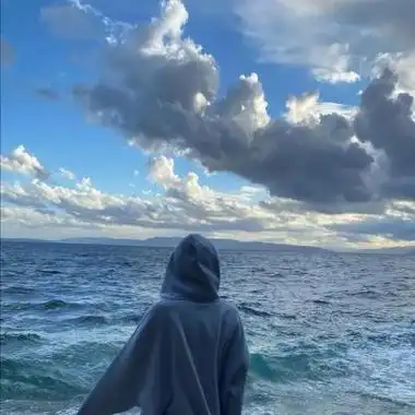 男生头像冷酷真人不失气质很好看一起看过海的人能记得很久很久吧