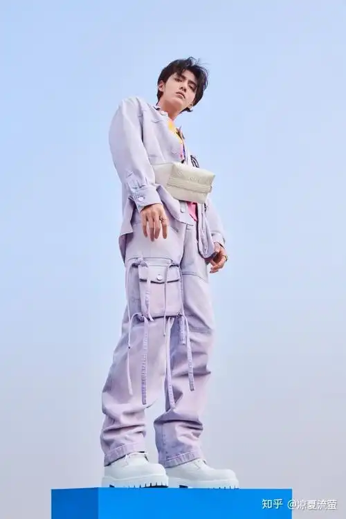 吴亦凡ampkōki爱与诚嘉人封面