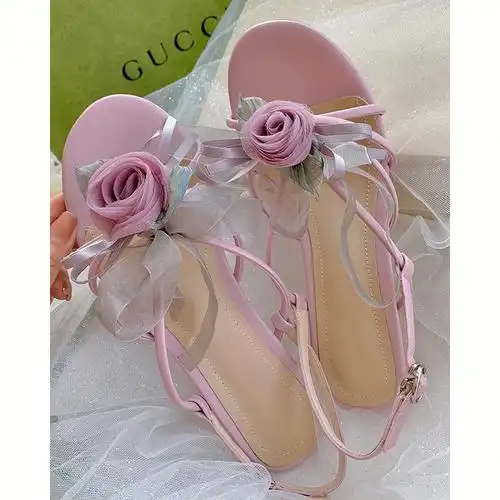 仙气飘飘的花朵凉鞋