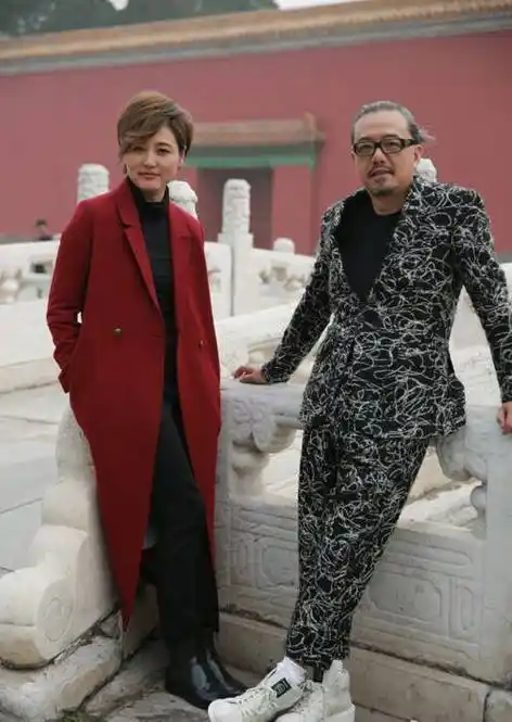 "傅老大"张锦程与张延拍写真,两人越发有夫妻相!