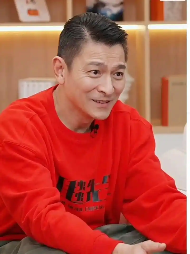 华仔和刘浩导演出现在董宇辉 - 抖音