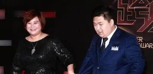 贾玲不再隐瞒,曝出结婚六年老公的真正身份,这颜值谁敢晒啊?