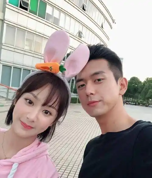 男神们的祝福回谢很有心,和张一山李现关系真的很铁_王俊凯_何炅_作品