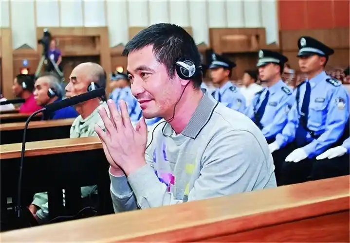 2012年,湄公河主犯糯康,注射死刑前丑态百出,拿出600万求保命_自卫队